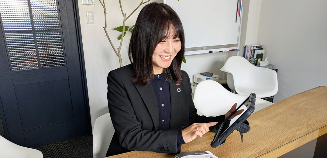 営業部　中出　茉歩