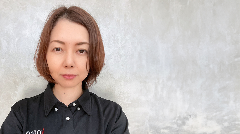 長　奈穂
